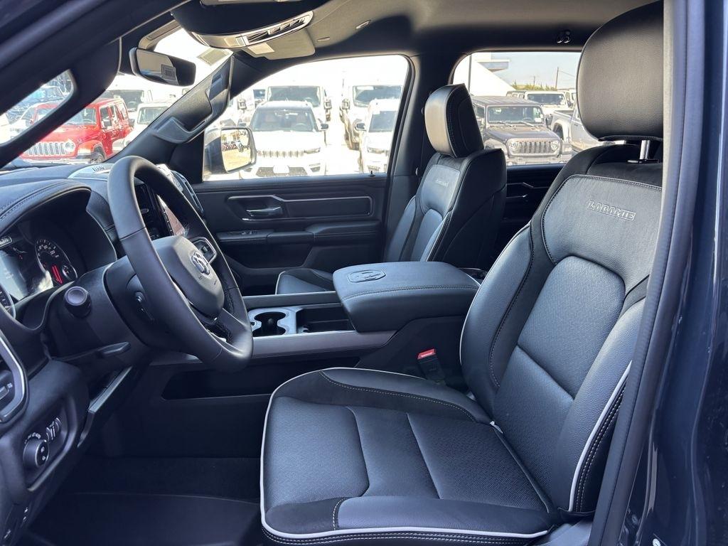 RAM 1500 Laramie Crew Cab SWB 2WD 2026