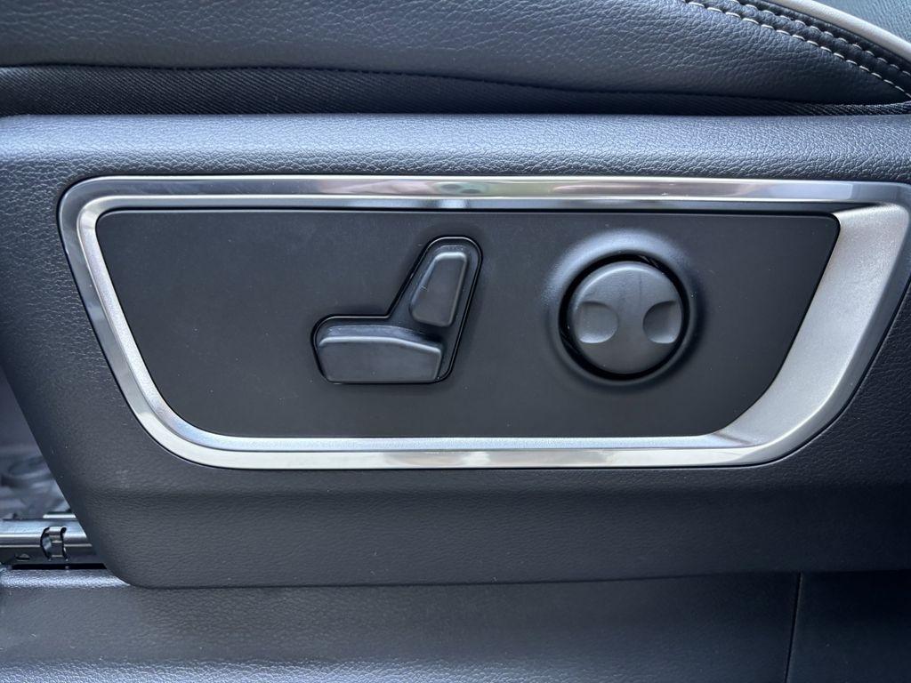 RAM 1500 Laramie Crew Cab SWB 2WD 2026