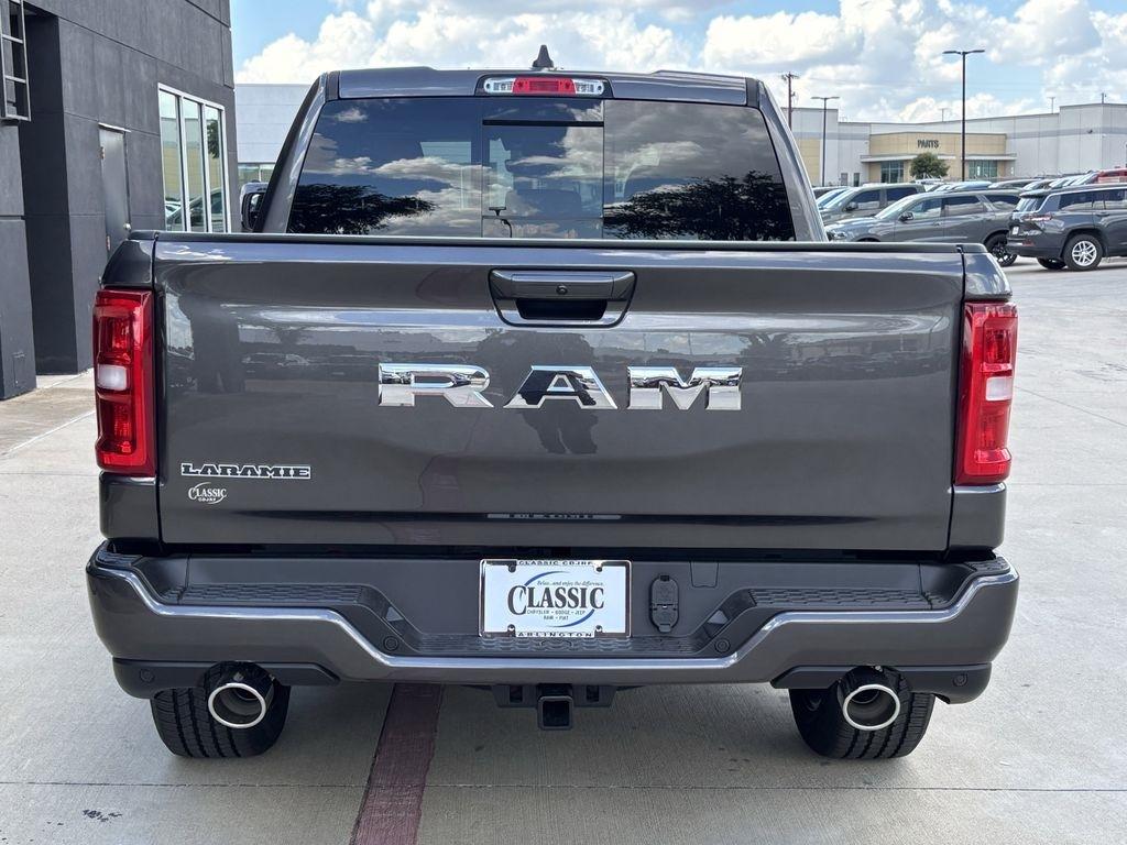 RAM 1500 Laramie Crew Cab SWB 2WD 2026