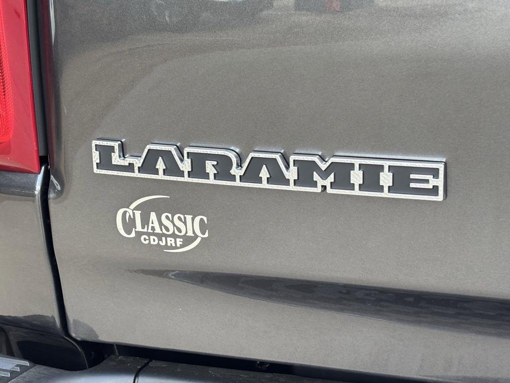 RAM 1500 Laramie Crew Cab SWB 2WD 2026