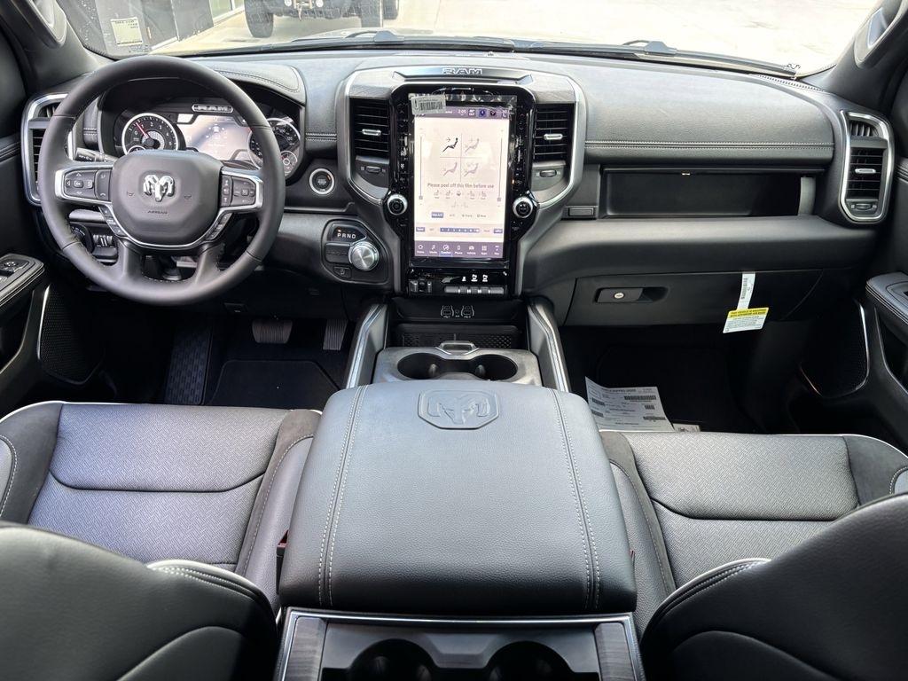 RAM 1500 Laramie Crew Cab SWB 2WD 2026