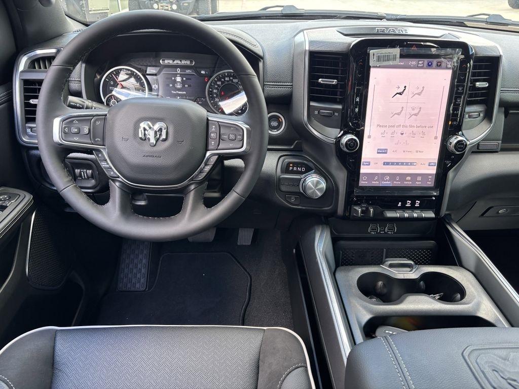 RAM 1500 Laramie Crew Cab SWB 2WD 2026