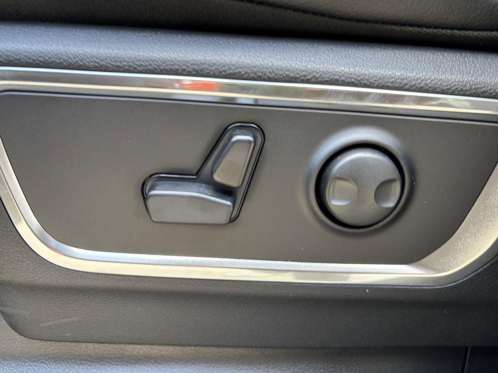 RAM 1500 Laramie Crew Cab SWB 2WD 2026