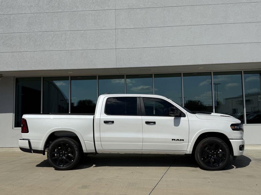 RAM 1500 Laramie Crew Cab SWB 4WD 2026