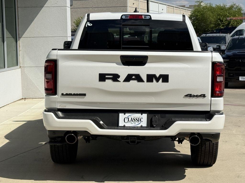 RAM 1500 Laramie Crew Cab SWB 4WD 2026