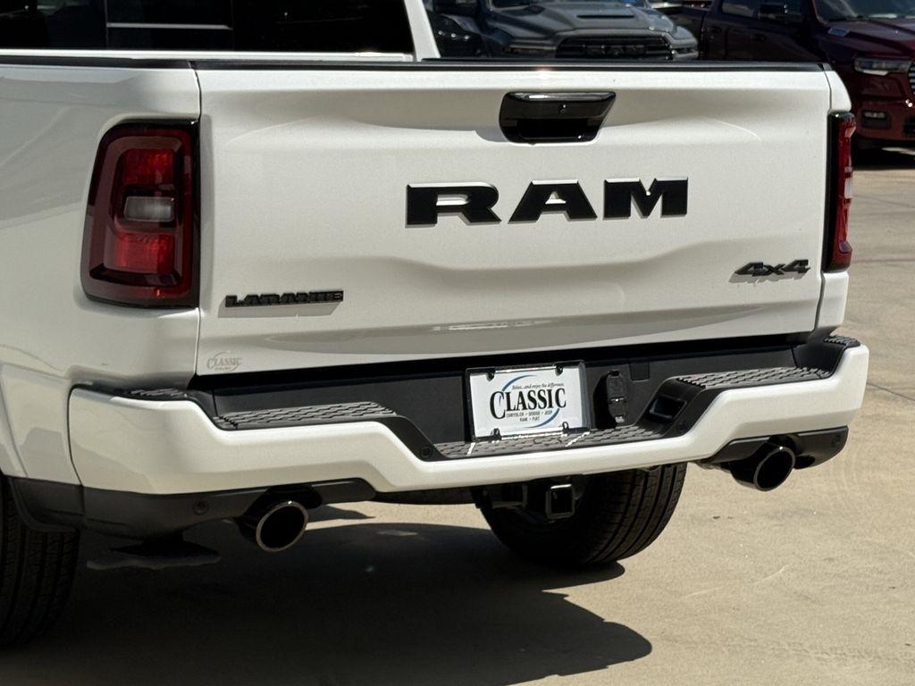 RAM 1500 Laramie Crew Cab SWB 4WD 2026