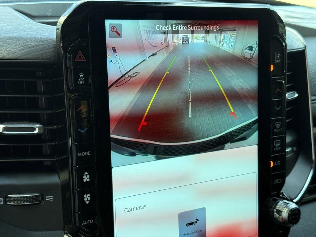 RAM 1500 Laramie Crew Cab SWB 4WD 2026