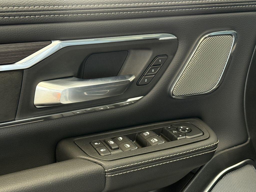 RAM 1500 Laramie Crew Cab SWB 4WD 2026