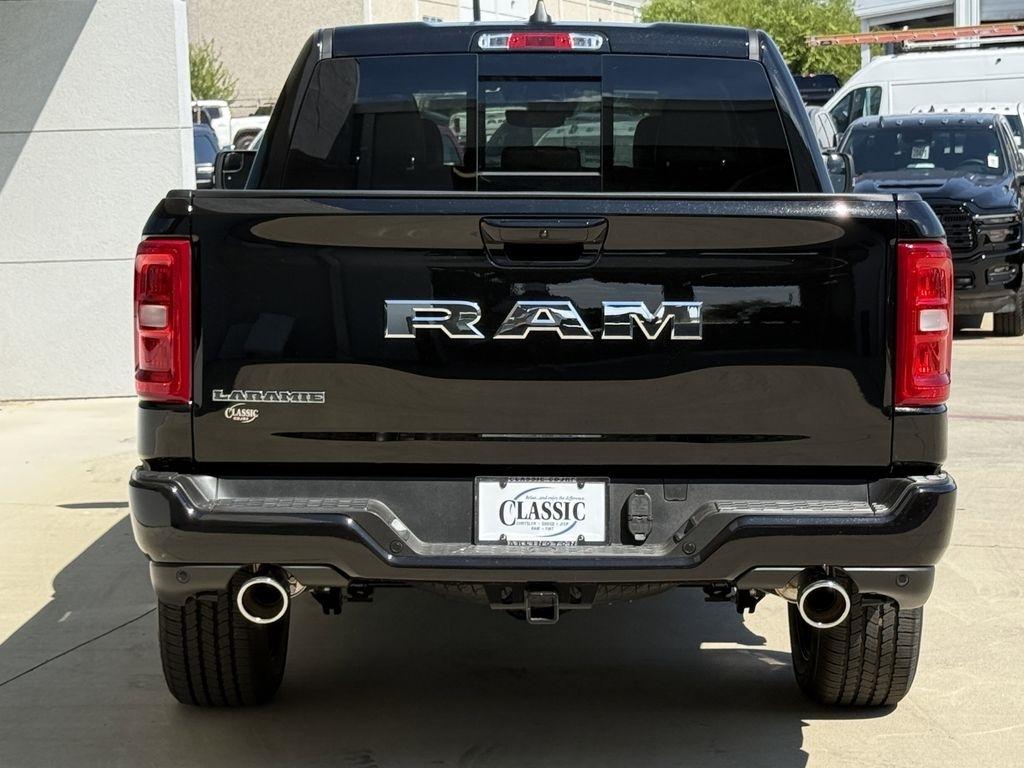 RAM 1500 Laramie Crew Cab SWB 2WD 2026