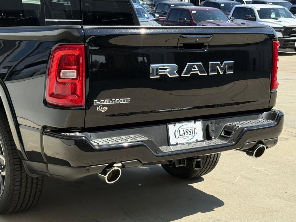 RAM 1500 Laramie Crew Cab SWB 2WD 2026