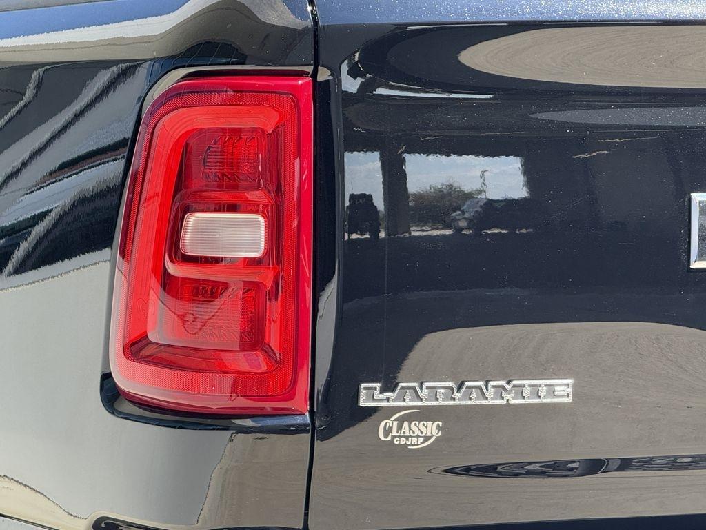 RAM 1500 Laramie Crew Cab SWB 2WD 2026