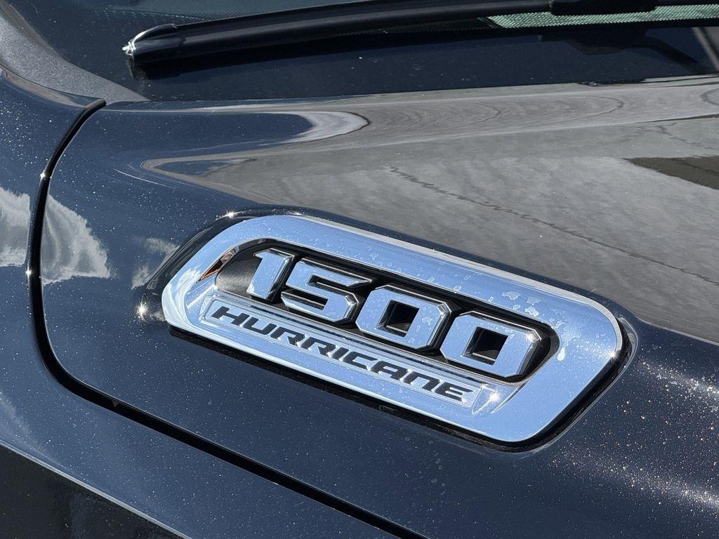 RAM 1500 Laramie Crew Cab SWB 2WD 2026