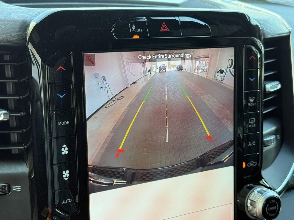 RAM 1500 Laramie Crew Cab SWB 2WD 2026