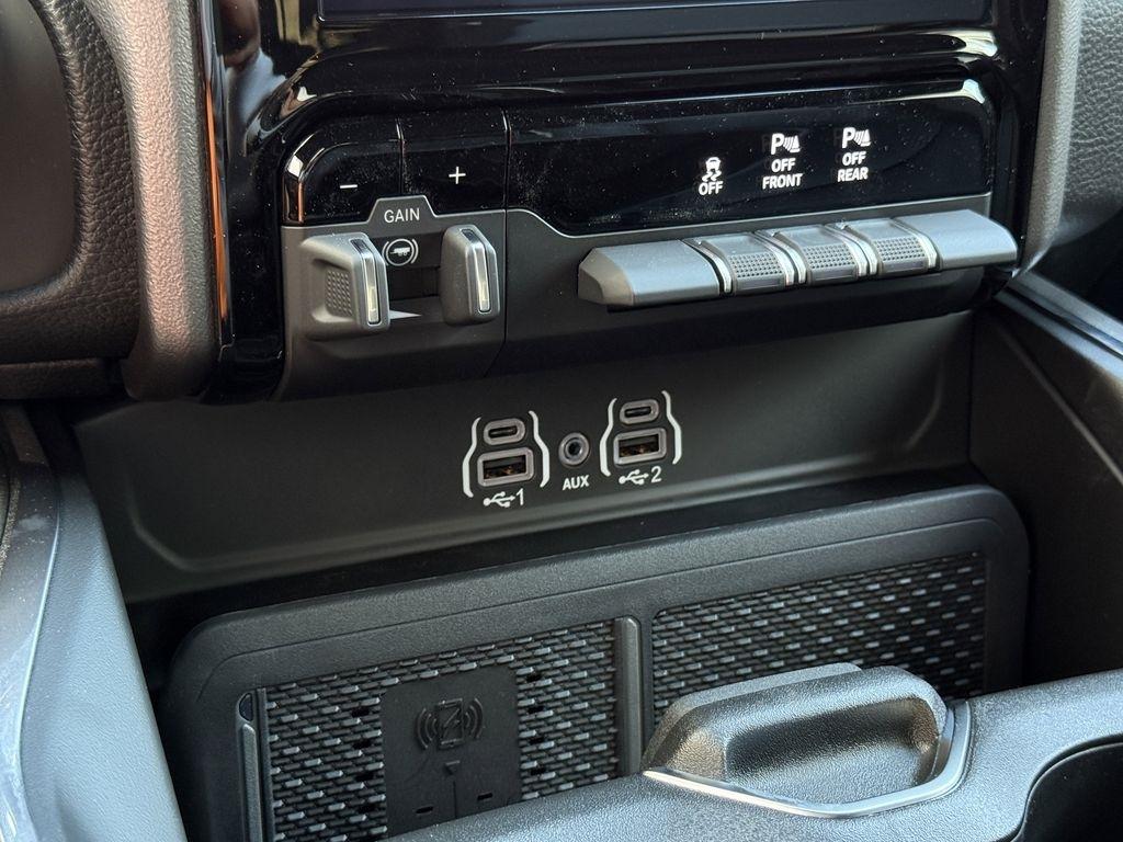 RAM 1500 Laramie Crew Cab SWB 2WD 2026