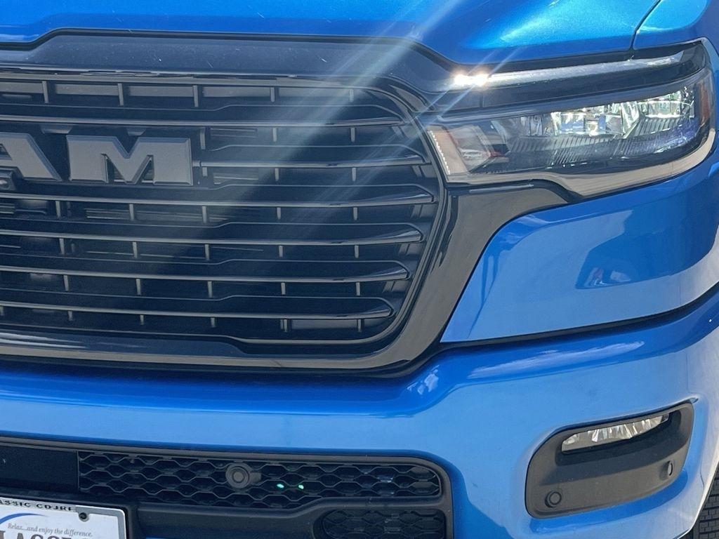 RAM 1500 Laramie Crew Cab SWB 2WD 2026