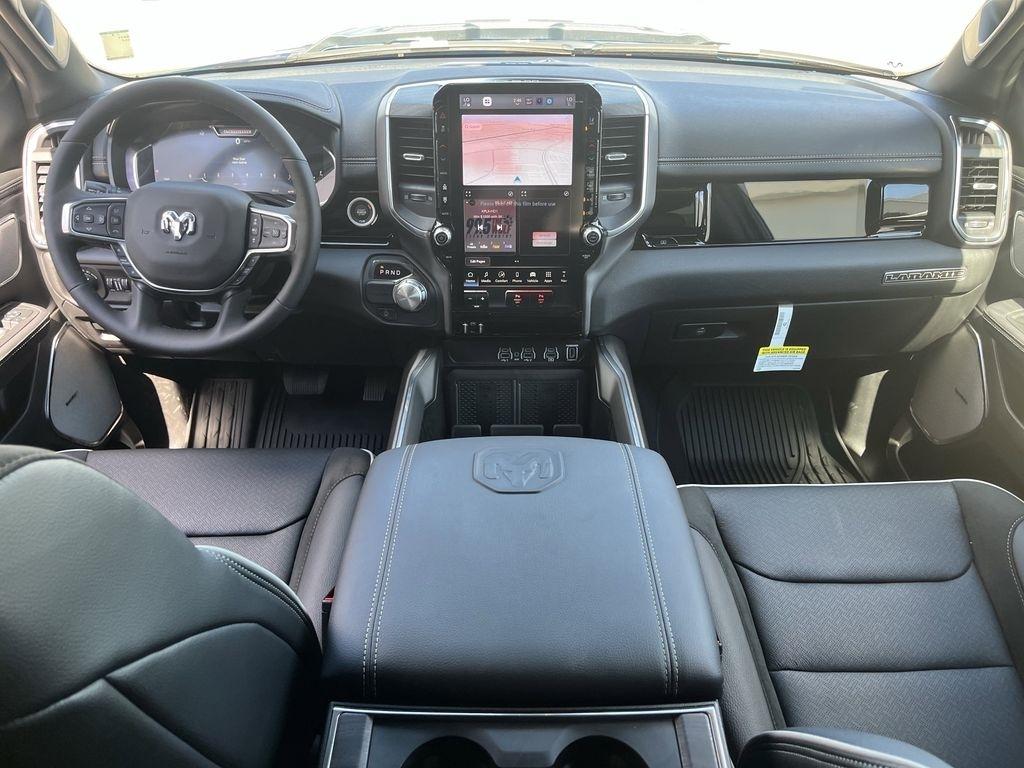 RAM 1500 Laramie Crew Cab SWB 2WD 2026