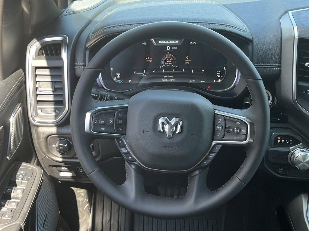 RAM 1500 Laramie Crew Cab SWB 2WD 2026