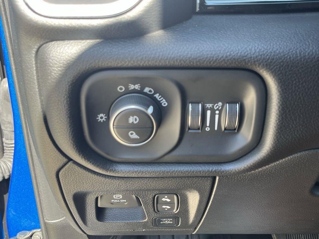 RAM 1500 Laramie Crew Cab SWB 2WD 2026