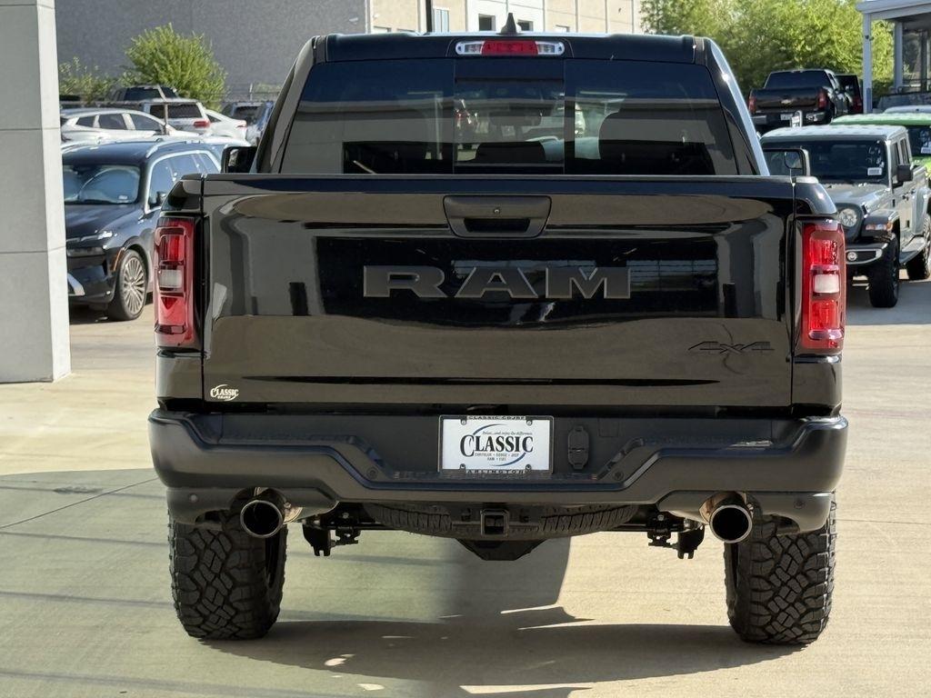 RAM 1500 Tradesman Crew Cab SWB 4WD 2025