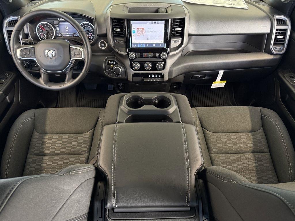 RAM 1500 Tradesman Crew Cab SWB 4WD 2025