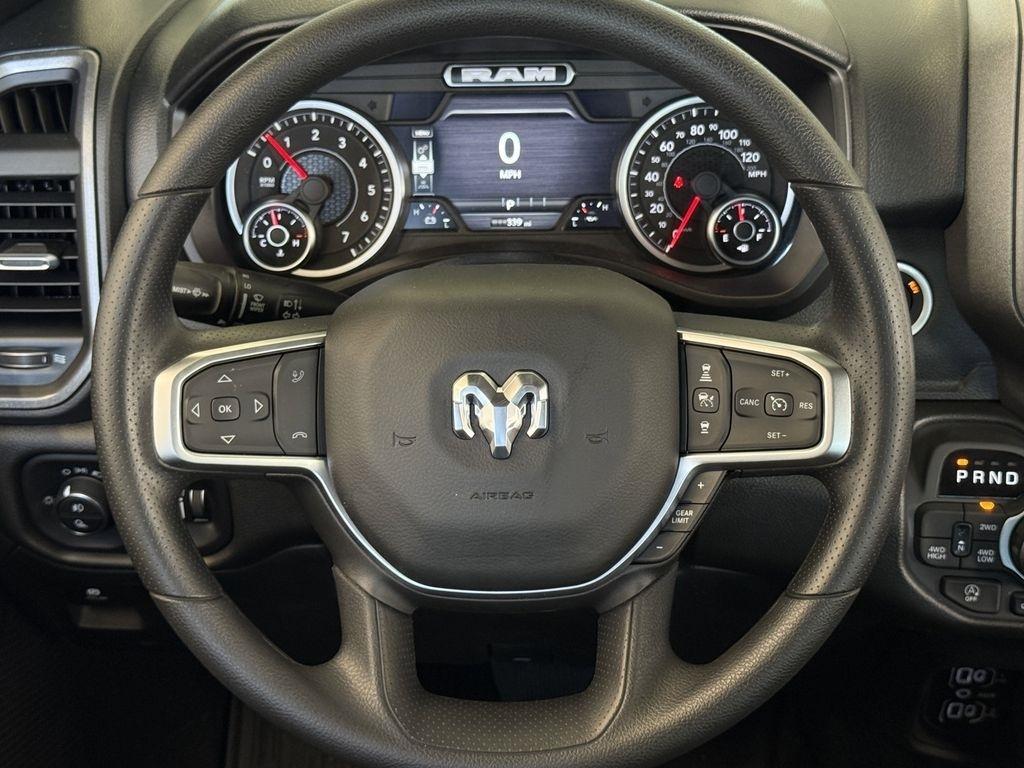 RAM 1500 Tradesman Crew Cab SWB 4WD 2025