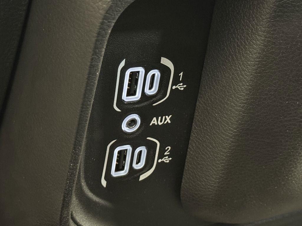 RAM 1500 Tradesman Crew Cab SWB 4WD 2025