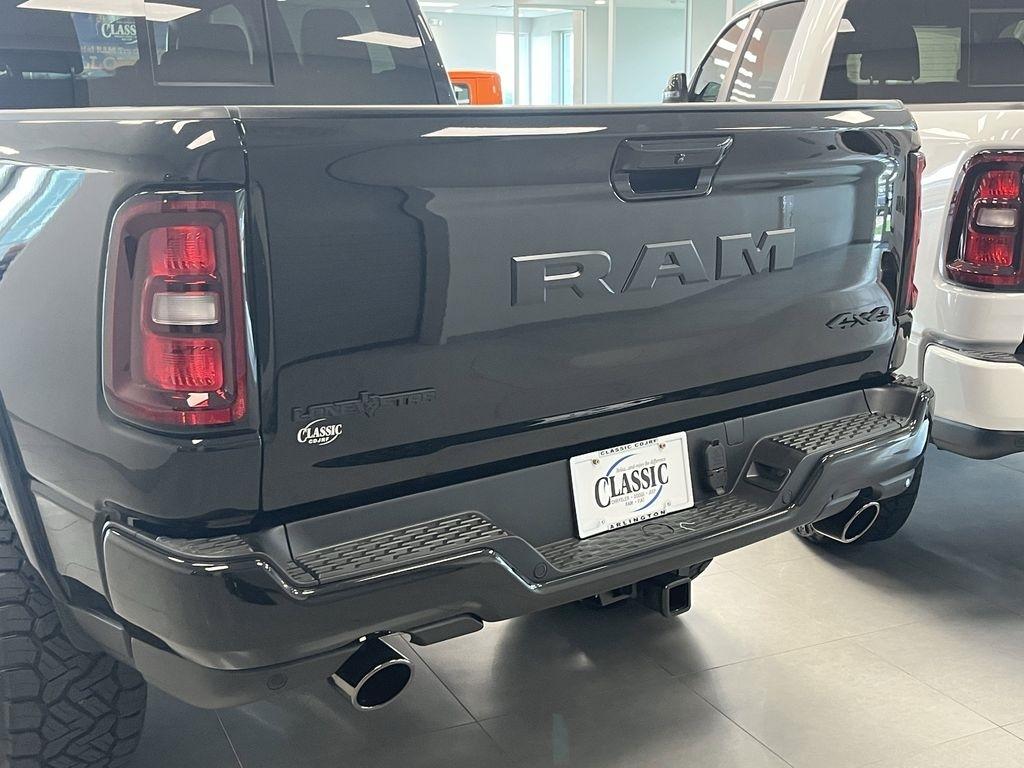 RAM 1500 Big Horn Crew Cab SWB 4WD 2025