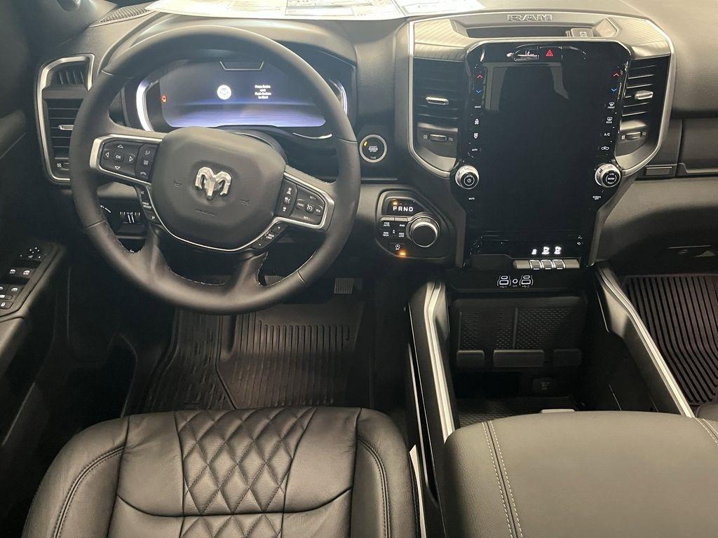 RAM 1500 Big Horn Crew Cab SWB 4WD 2025