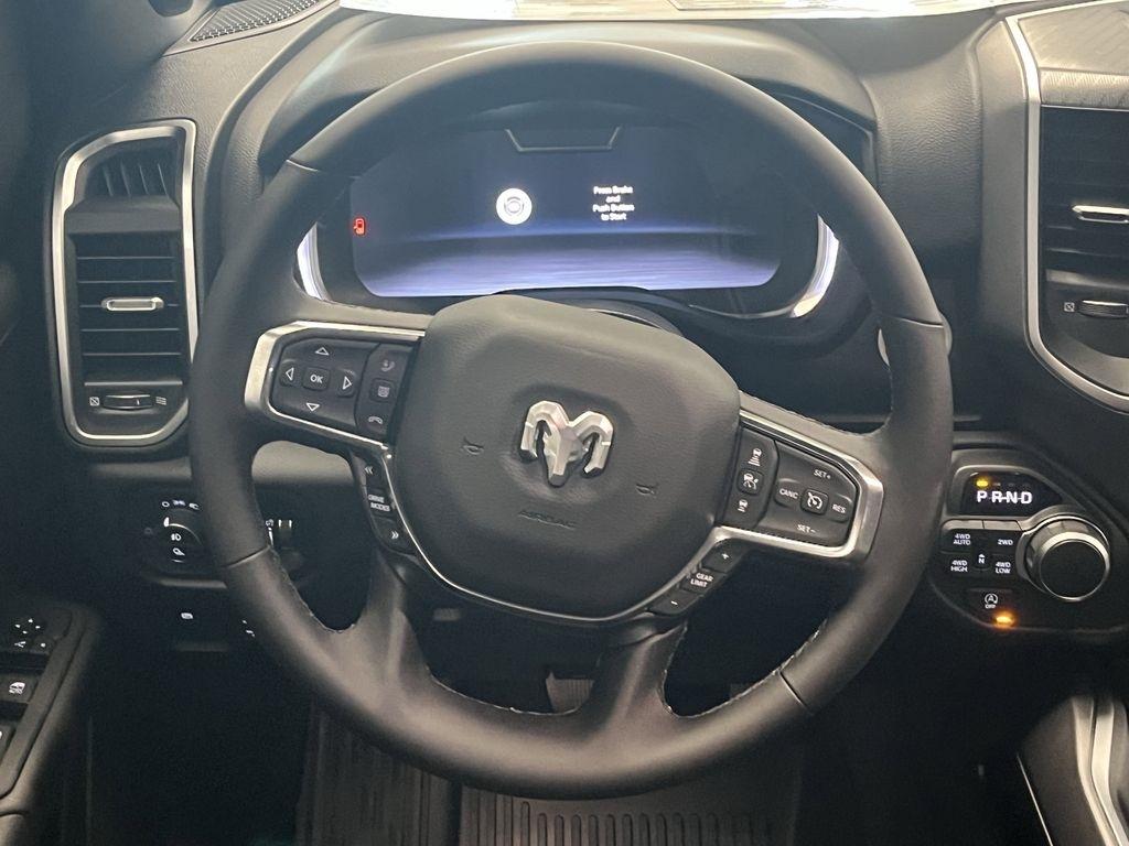 RAM 1500 Big Horn Crew Cab SWB 4WD 2025