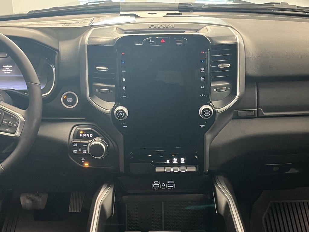 RAM 1500 Big Horn Crew Cab SWB 4WD 2025