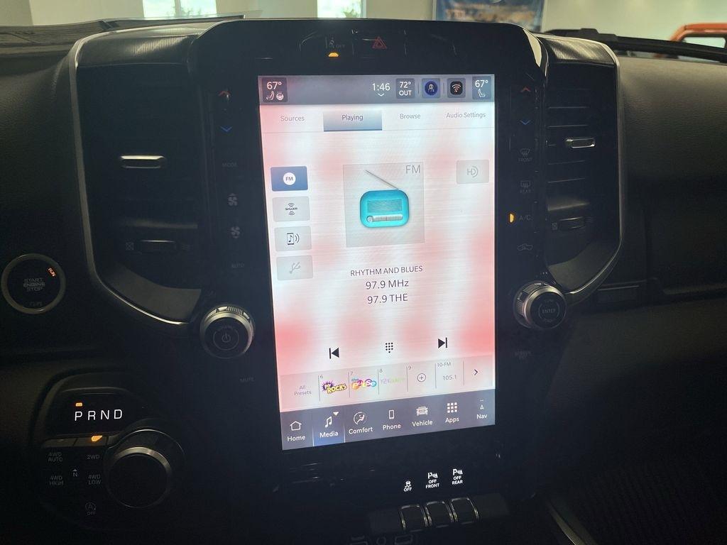 RAM 1500 Big Horn Crew Cab SWB 4WD 2025