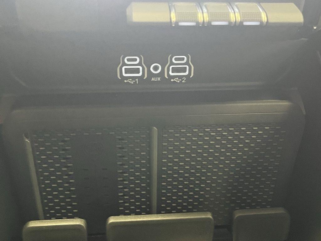 RAM 1500 Big Horn Crew Cab SWB 4WD 2025