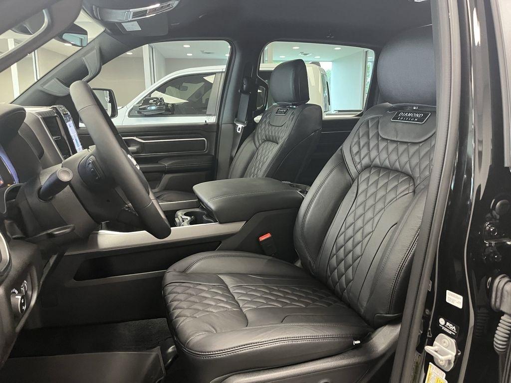 RAM 1500 Big Horn Crew Cab SWB 4WD 2025