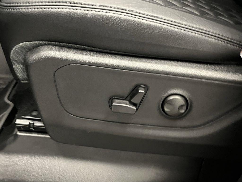 RAM 1500 Big Horn Crew Cab SWB 4WD 2025