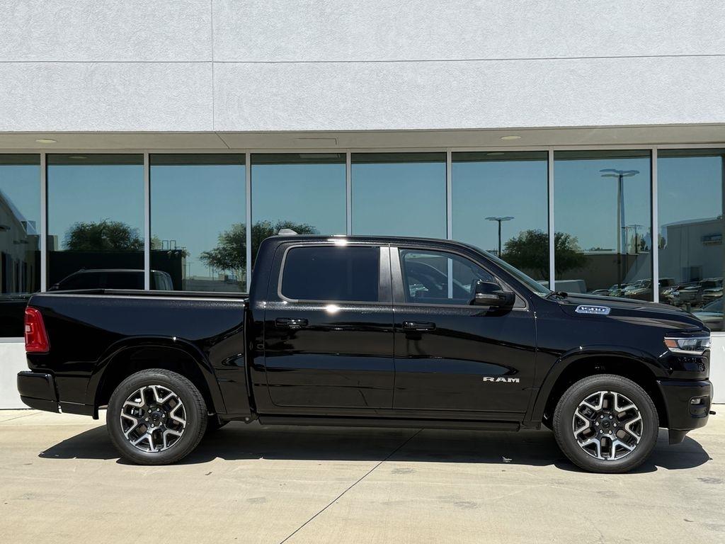 RAM 1500 Laramie Crew Cab SWB 4WD 2025