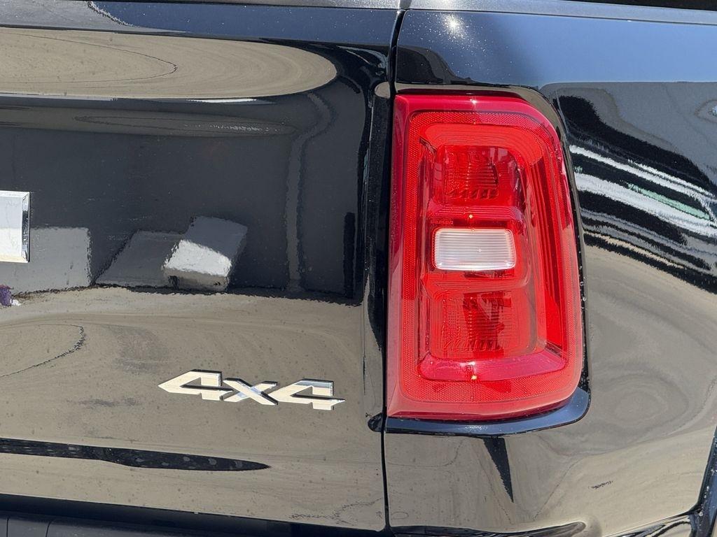 RAM 1500 Laramie Crew Cab SWB 4WD 2025