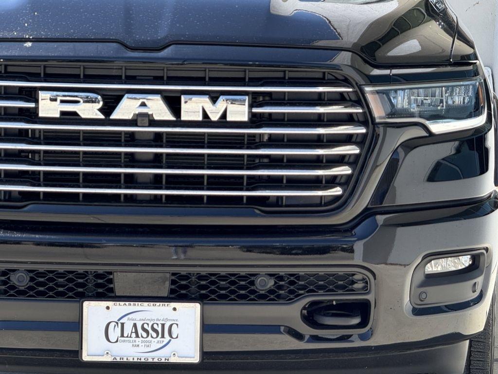 RAM 1500 Laramie Crew Cab SWB 4WD 2025