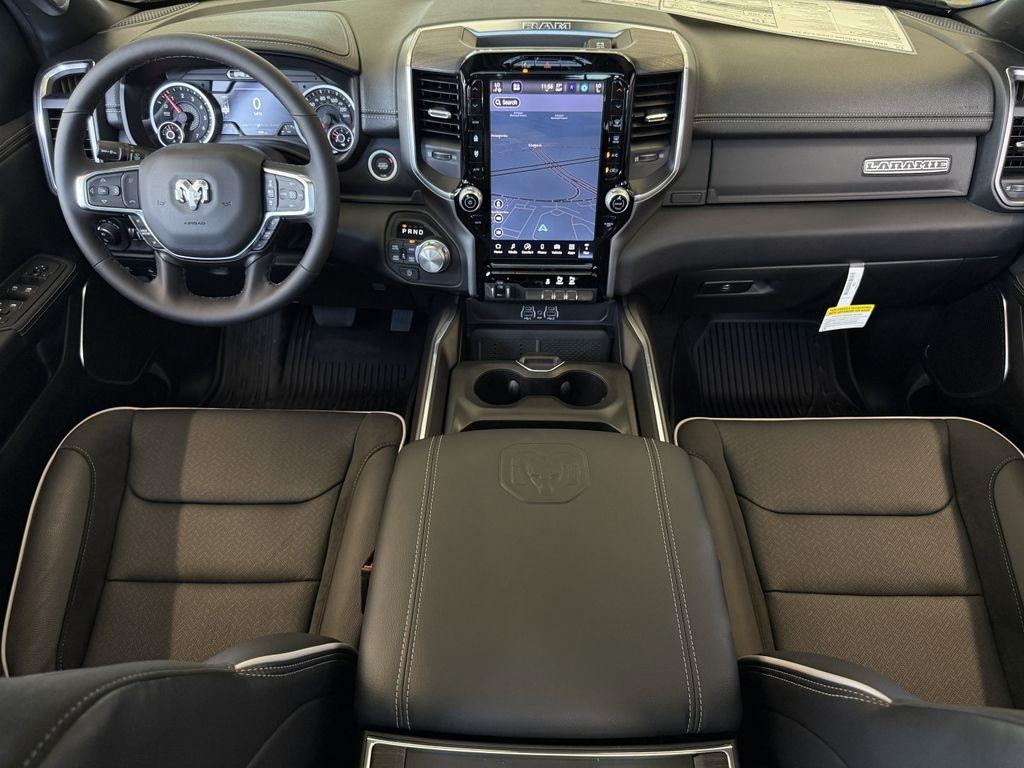 RAM 1500 Laramie Crew Cab SWB 4WD 2025