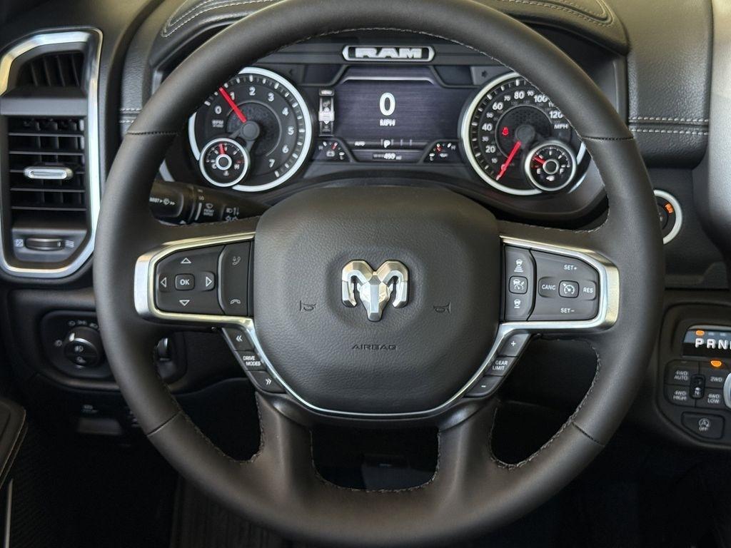 RAM 1500 Laramie Crew Cab SWB 4WD 2025