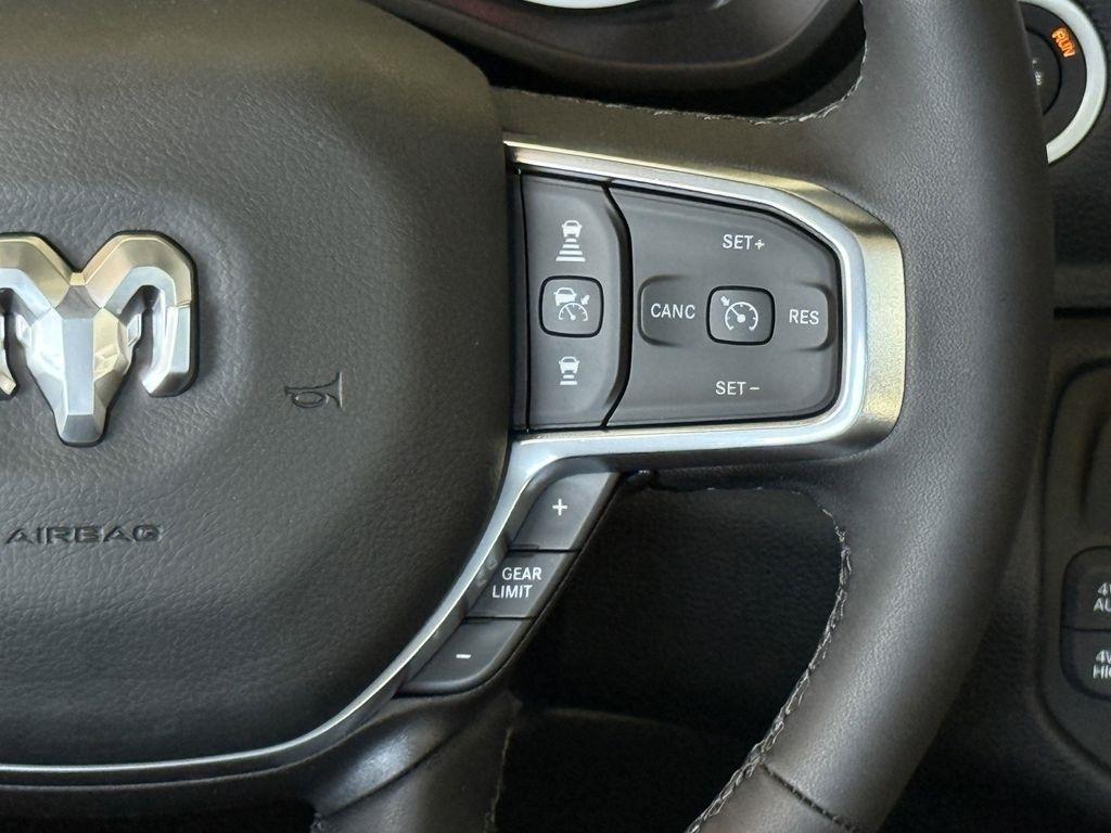 RAM 1500 Laramie Crew Cab SWB 4WD 2025