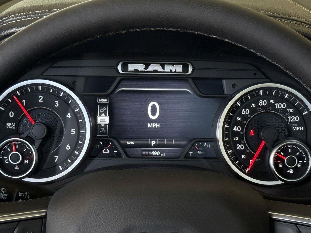 RAM 1500 Laramie Crew Cab SWB 4WD 2025