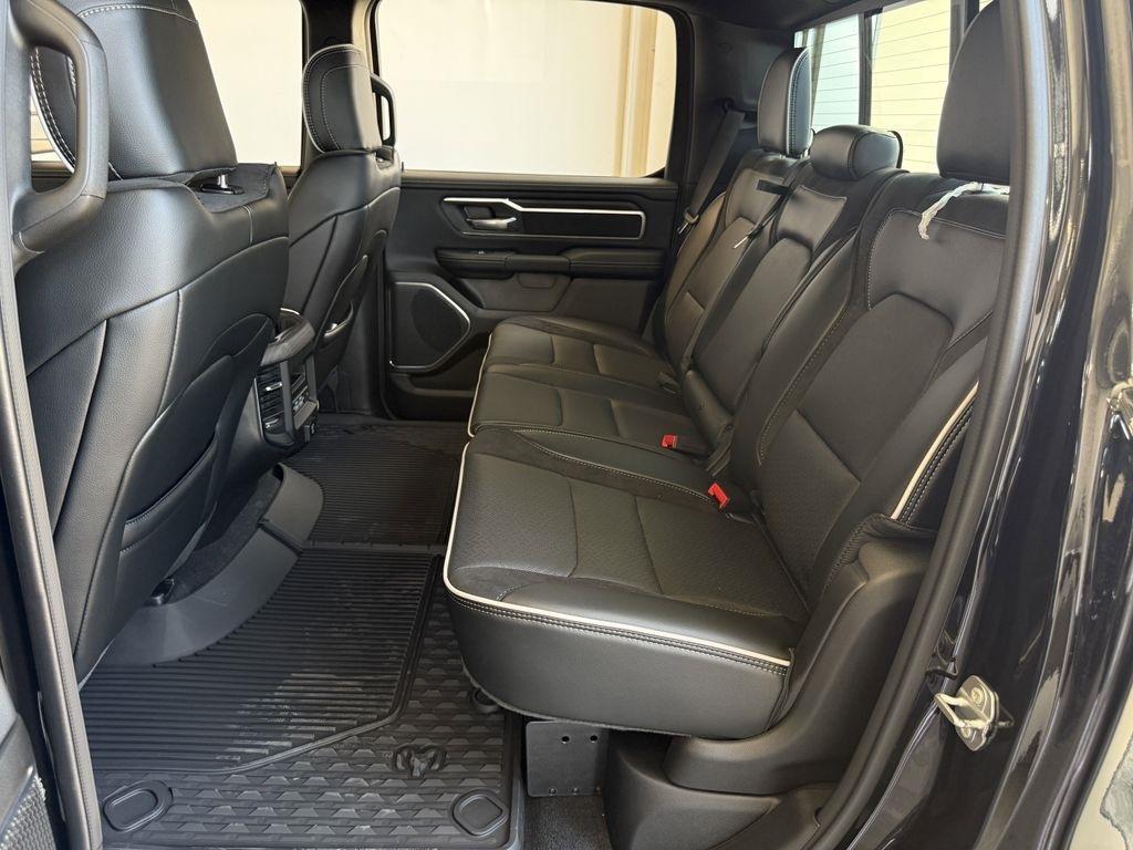 RAM 1500 Laramie Crew Cab SWB 4WD 2025