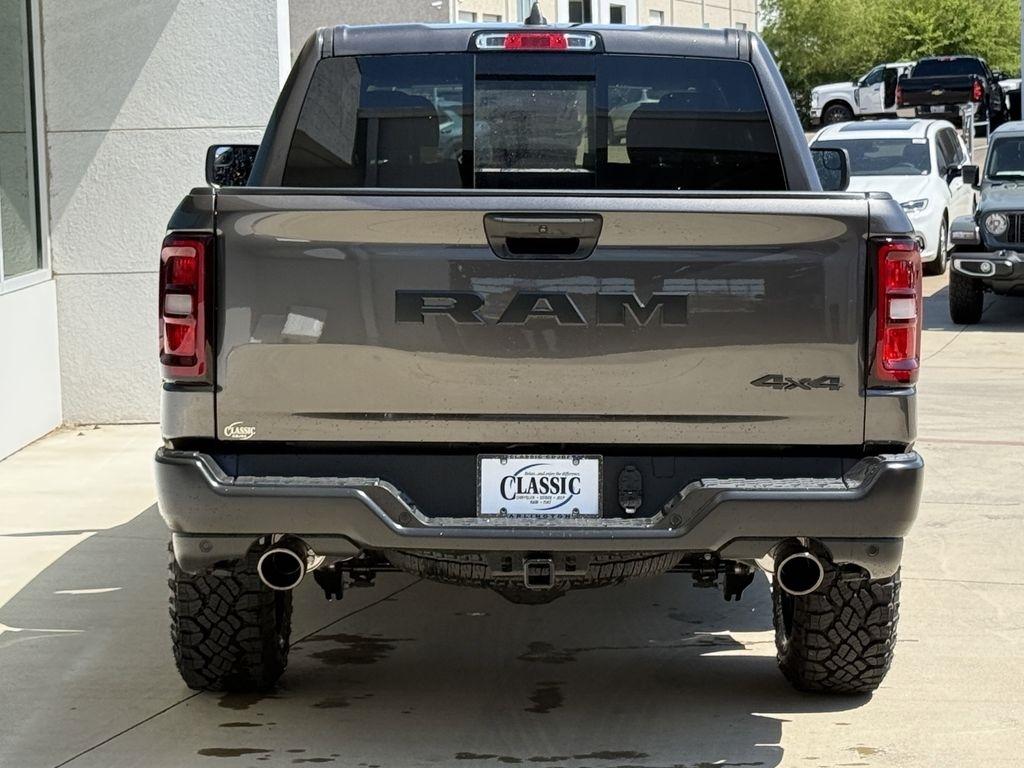 RAM 1500 Tradesman Crew Cab SWB 4WD 2025