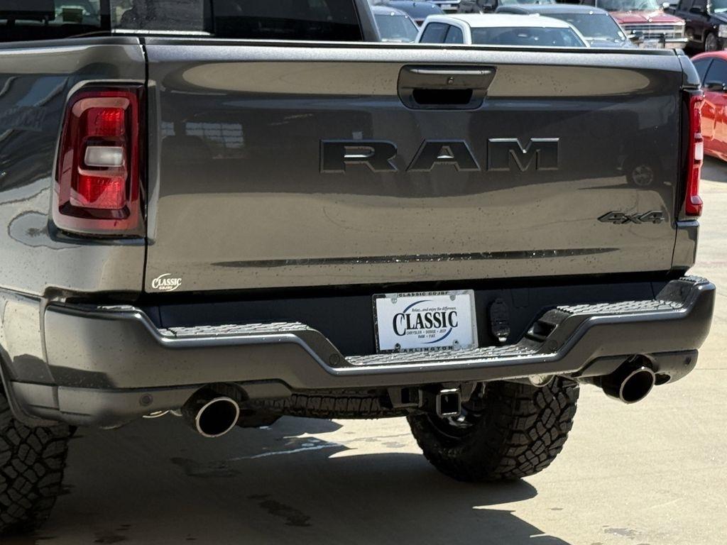 RAM 1500 Tradesman Crew Cab SWB 4WD 2025