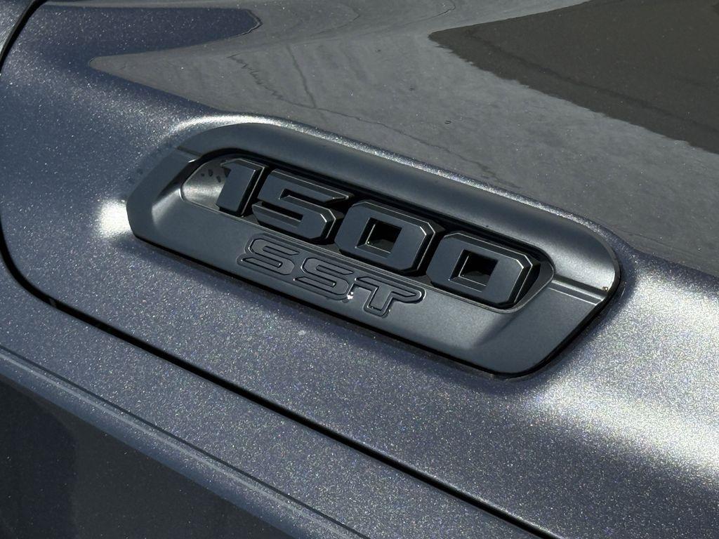 RAM 1500 Tradesman Crew Cab SWB 4WD 2025