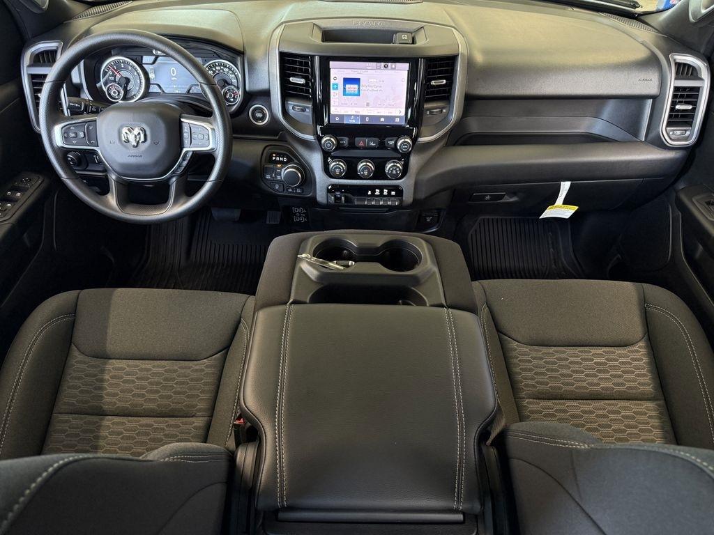 RAM 1500 Tradesman Crew Cab SWB 4WD 2025