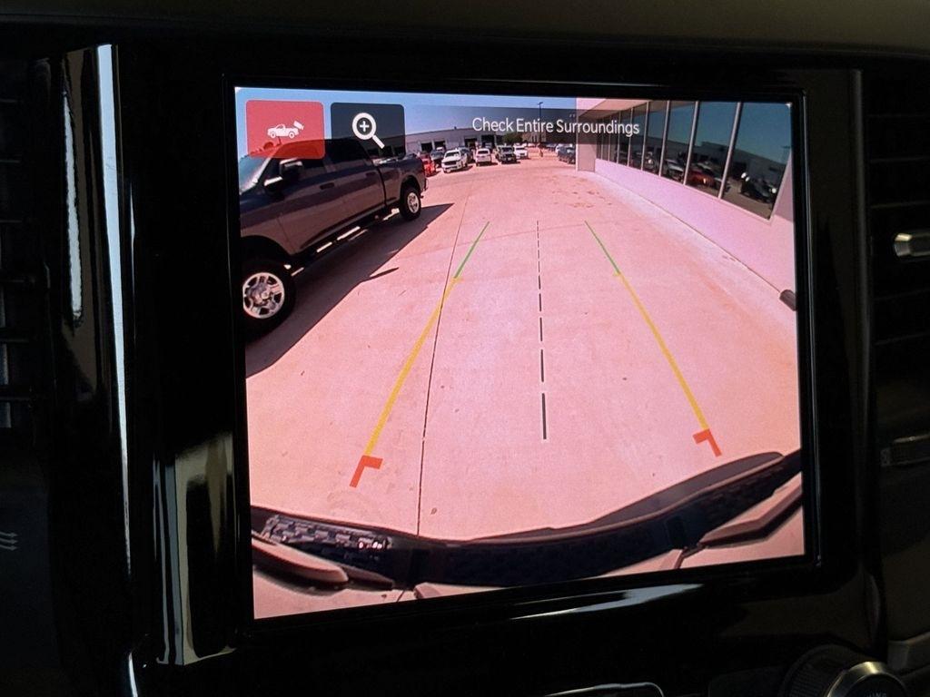 RAM 1500 Tradesman Crew Cab SWB 4WD 2025