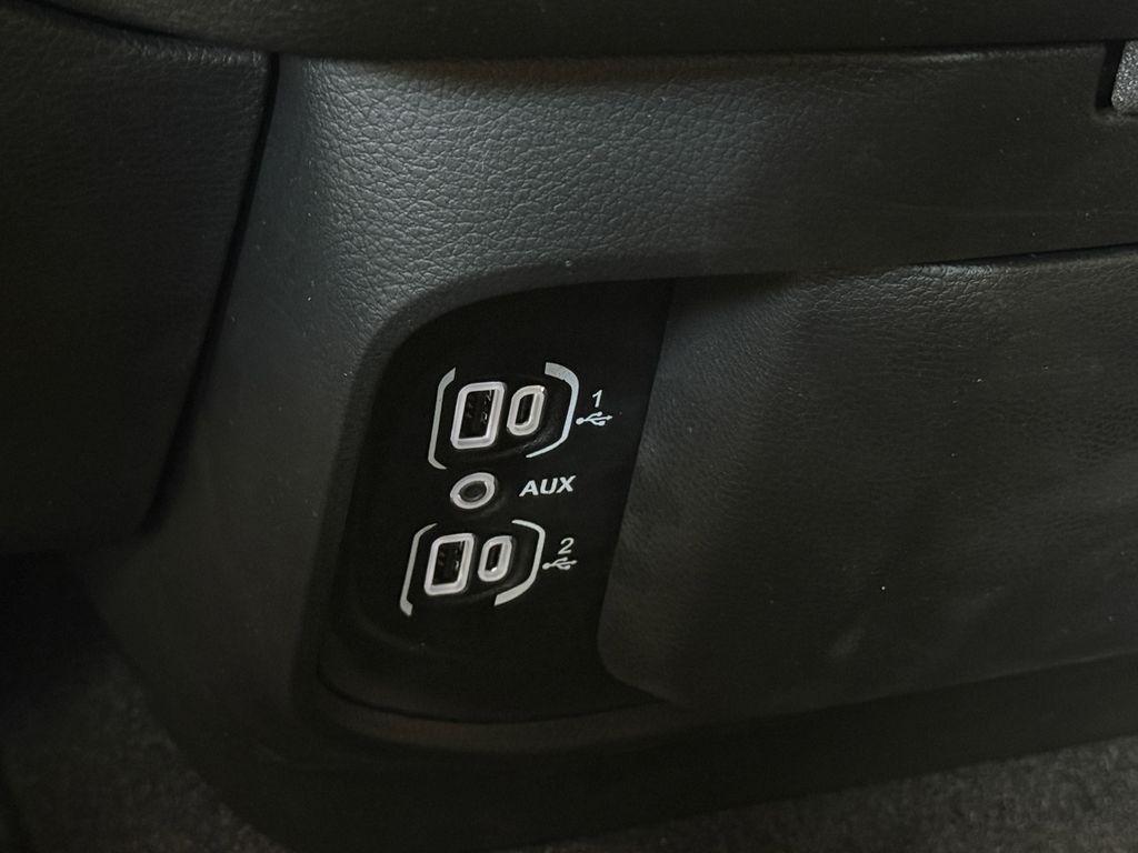 RAM 1500 Tradesman Crew Cab SWB 4WD 2025