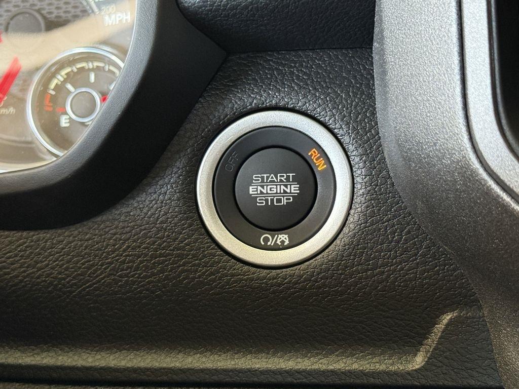 RAM 1500 Tradesman Crew Cab SWB 4WD 2025