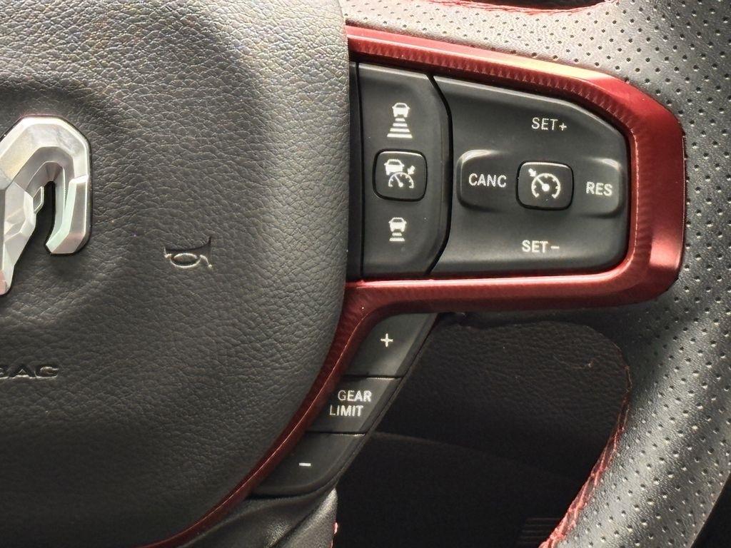 RAM 1500 Rebel Crew Cab SB 4WD 2025